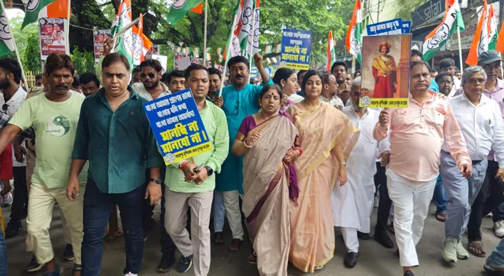 মুর্শিদাবাদের বহরমপুরে তৃণমূলের ধিক্কার মিছিল