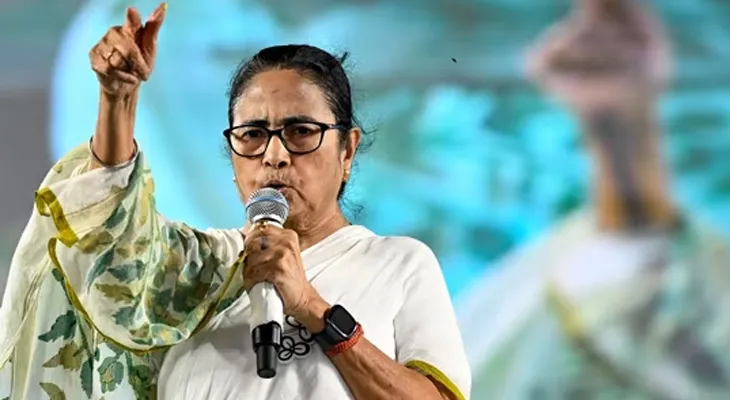 এখন দেশে জরুরি অবস্থার থেকেও খারাপ পরিস্থিতি, তোপ মমতার