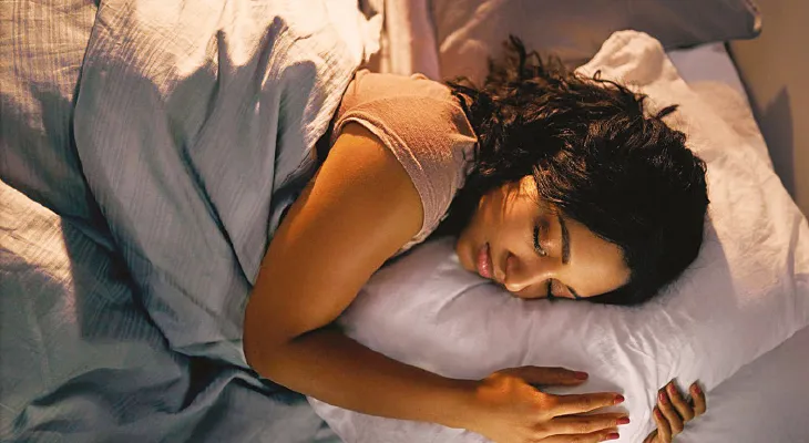 কোন দিকে পাশ ফিরে ঘুমালে বেশি উপকার?