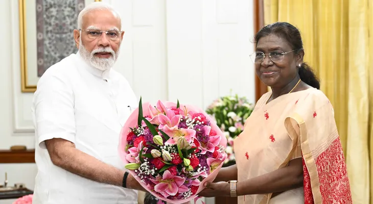 রাষ্ট্রপতি ভবনে দ্রৌপদী মুর্মুর সঙ্গে দেখা করলেন প্রধানমন্ত্রী নরেন্দ্র মোদি