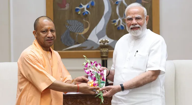প্রধানমন্ত্রী নরেন্দ্র মোদির সঙ্গে সাক্ষাতে উত্তরপ্রদেশের মুখ্যমন্ত্রী যোগী আদিত্যনাথ