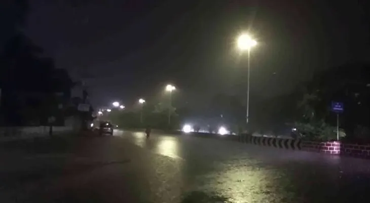 অন্ধ্রপ্রদেশের বিজয়ওয়াড়ায় প্রবল বৃষ্টি