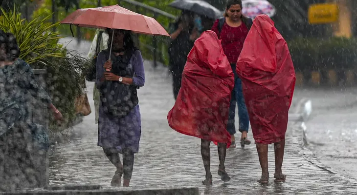 গভীর নিম্নচাপ, আজ থেকে দক্ষিণবঙ্গে প্রবল বৃষ্টির শঙ্কা
