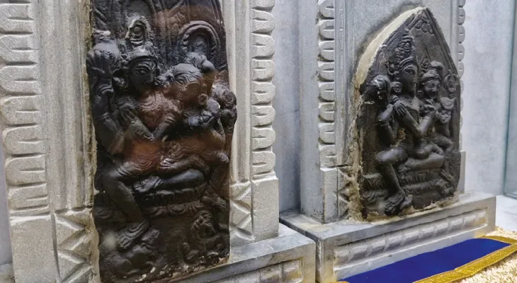 সুরথেশ্বর মন্দির সংস্কারে খননে গিয়ে মিলল পালযুগীয় উমা-মহেশ্বরের ২টি মূল্যবান মূর্তি