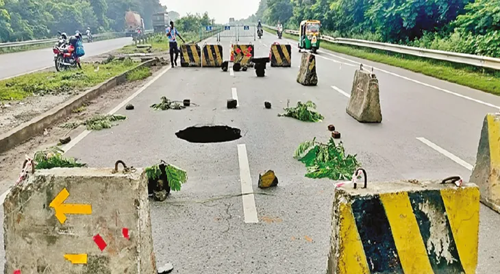 জাতীয় সড়কের বড় অংশে ধস বন্ধ কলকাতা-দিল্লি লেন, আসানসোলে কাঠগোড়ায় বেআইনি কয়লা খাদান