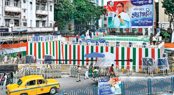 ‘বাংলার সম্মান বুঝে নেব’, হুঁশিয়ারি মমতার, একুশের মঞ্চ থেকে আজ ভোটযুদ্ধের ডাক