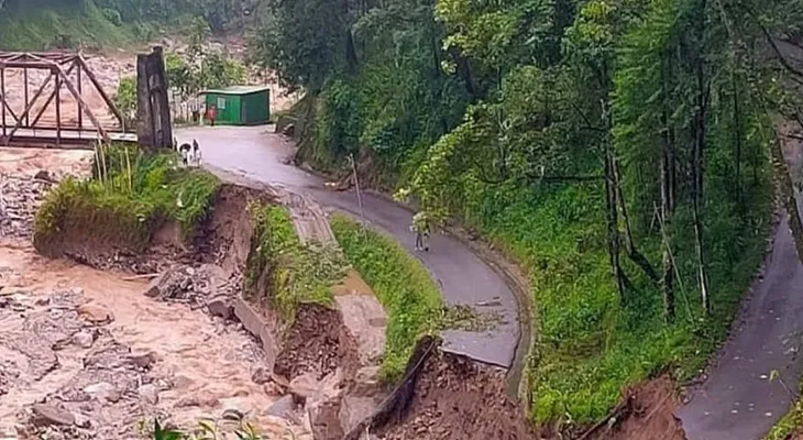 দু’টি গ্রাম প্লাবিত, ১৭টি নদীবাঁধ ও পাড় ক্ষতিগ্রস্ত, ফুঁসছে তিস্তা-জলঢাকা