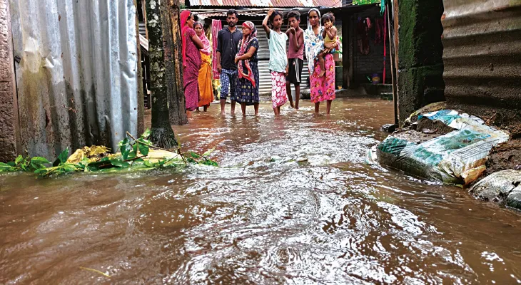 সুখানি নদীর জলে সারাদিন ঘরবন্দি সুলকাপাড়ার নয়ালাইন