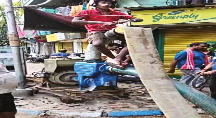 ২১ জুলাই ঘিরে প্রস্তুত কলকাতা পুরসভাও, জল জমা ঠেকাতে বসল অস্থায়ী পাম্প, থাকবে বাড়তি সাফাইকর্মী