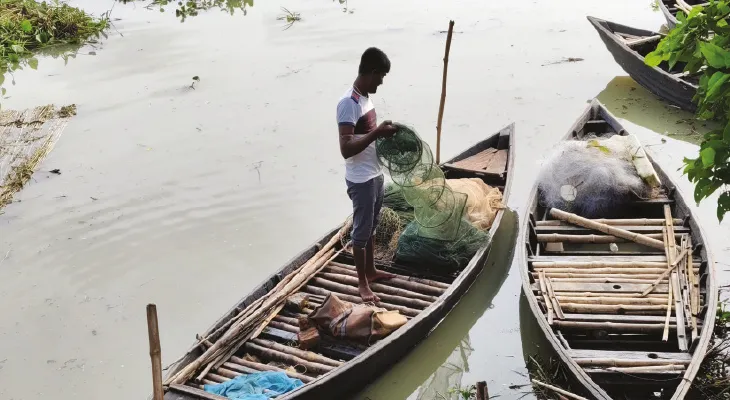 জীবন সংগ্রামের অদ্ভুত বৈপরীত্য নবদ্বীপে  ভাগীরথীর জল বাড়লে ভয়, মুখে চওড়া হাসিও