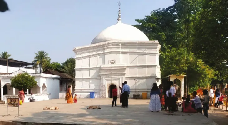 শিবদিঘির মোহনদের খোলা খাবার নয়, দিতে হবে প্যাকেটজাত চিংড়ি
