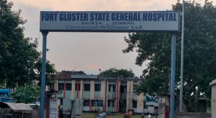 সকালের ডিউটিতে চিকিৎসক নেই  হাসপাতালে, রোগী দেখলেন সুপার