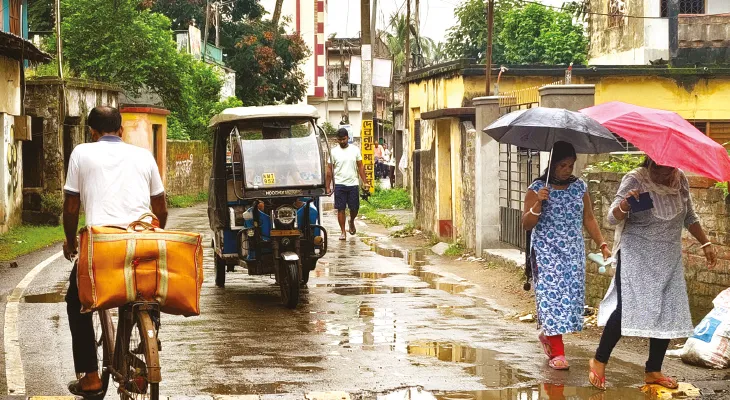নবদ্বীপে একবছরের মধ্যেই ফের বেহাল মেরামত করা রাস্তা, ক্ষোভ