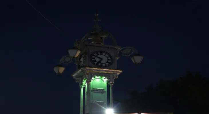 অন্ধকারে ডুবে ঐতিহ্যের  ঘড়ি মিনার, ক্ষোভ চুঁচুড়ায়