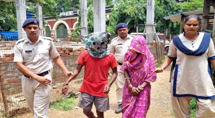 মায়ের সামনেই একরত্তি শিশুকে  বালিশ চাপা দিয়ে খুন করে বাবা