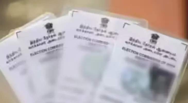 ভারত ও বাংলাদেশ, দুই দেশেরই ভোটার কার্ড রয়েছে! হাসনাবাদে খোঁজ মিলল এমনই এক দম্পতির