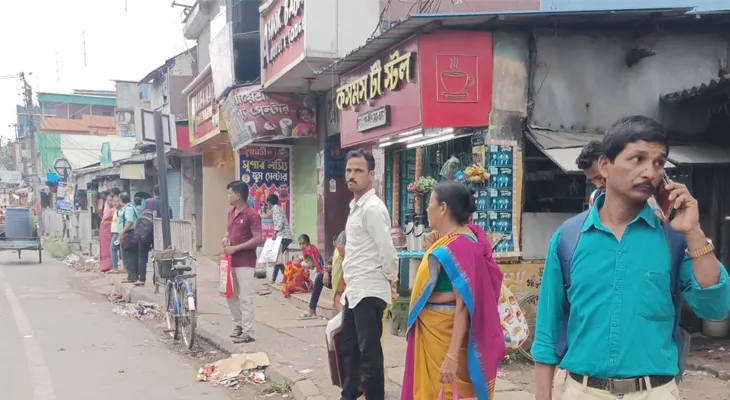 বন্ধ বেসরকারি বাসের পরিষেবা, সমস্যায় যাত্রীরা