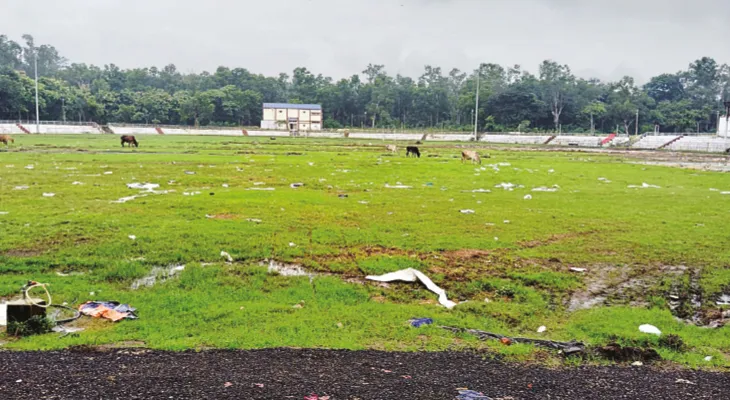 মোদির সভার ১০ দিন পরও হাল ফেরেনি  নেহরু স্টেডিয়ামের, ফুঁসছেন দুর্গাপুরবাসী