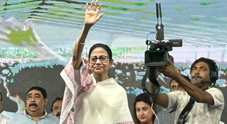 বীরভূমের ইলামবাজারে সরকারি পরিষেবা প্রদান অনুষ্ঠানে মুখ্যমন্ত্রী মমতা বন্দ্যোপাধ্যায়