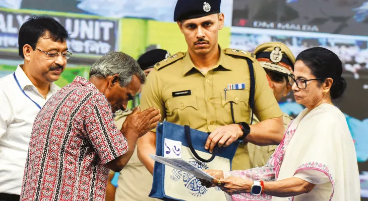 জেলার উন্নয়নে ‘কল্পতরু’ মমতা, ৬৫৮ কোটি টাকা প্রকল্পের উদ্বোধন