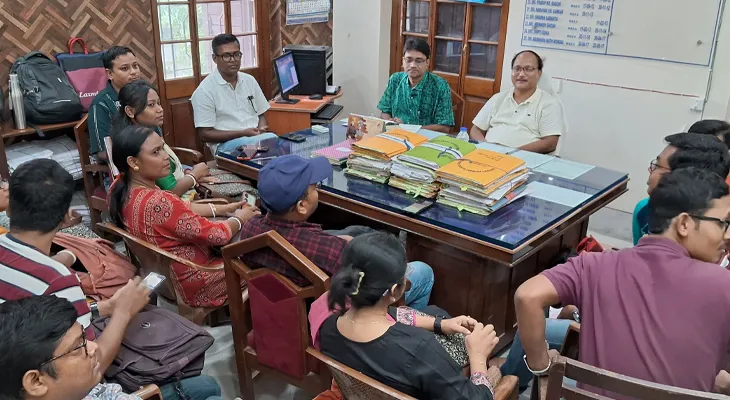 বিকেল সাড়ে তিনটের আগে প্রাইমারি ছুটি নয়, শিক্ষকরা থাকবেন ৪টে পর্যন্ত: ডিআই