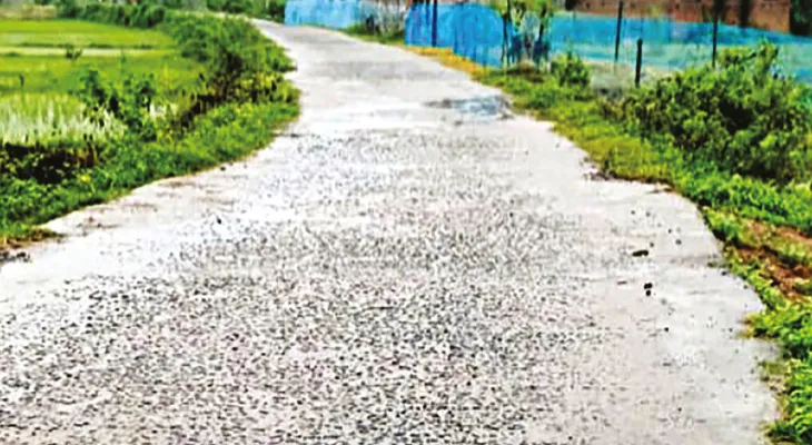 জেলা পরিষদের ৮২ লাখির রাস্তা বেহাল, গঙ্গাজলঘাটিতে সরব তৃণমূলই