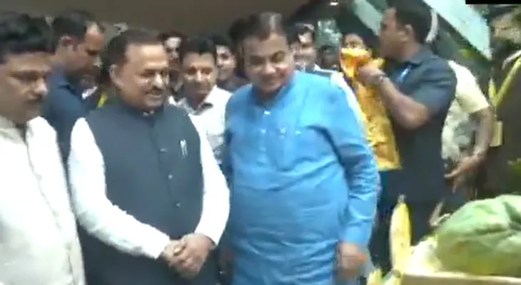 তালকাটোরা স্টেডিয়ামে ১৮তম আম উৎসবে হাজির কেন্দ্রীয় মন্ত্রী নীতিন গাদকারি
