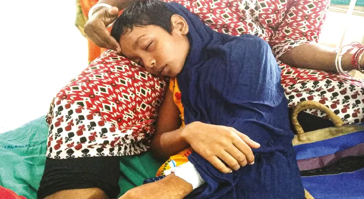 টিউশনি ফাঁকি দিতে টিনের বাক্সে লুকিয়ে খুদে পড়ুয়া