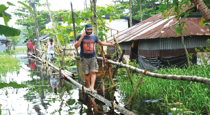 ত্রাণ শিবিরে আশ্রয়, ফাঁকা বাড়িতে চুরির আশঙ্কায় বনগাঁর বন্যা দুর্গতরা