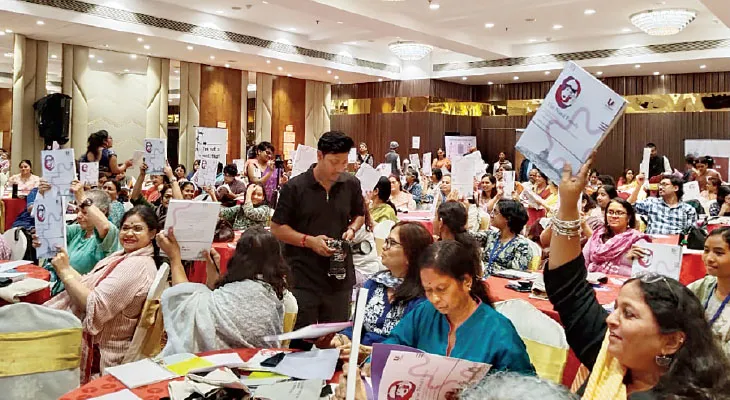 স্বাবলম্বী হতেই হবে মেয়েদের, বার্তায় স্বয়ম