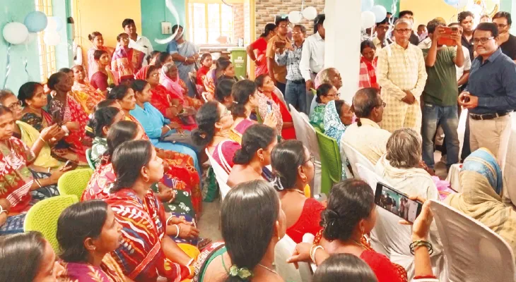 মহকুমা হাসপাতালের কাজকর্ম সুপার ও অ্যাসিস্ট্যান্ট সুপারের হাত থেকে কেড়ে নিলেন ক্ষুব্ধ জেলাশাসক