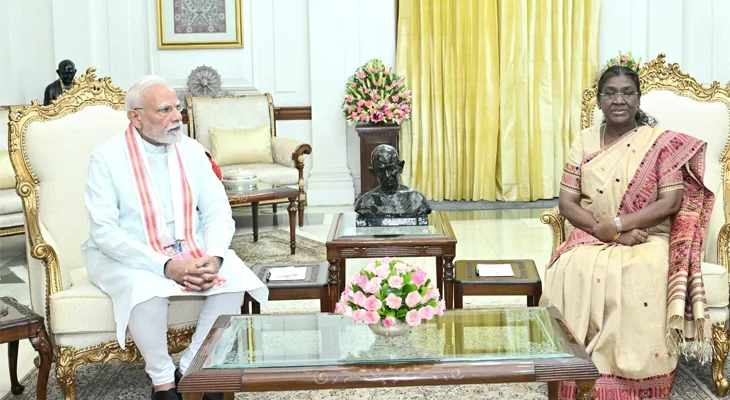 রাষ্ট্রপতি দ্রৌপদী মুর্মুর সঙ্গে দেখা করলেন প্রধানমন্ত্রী নরেন্দ্র মোদি