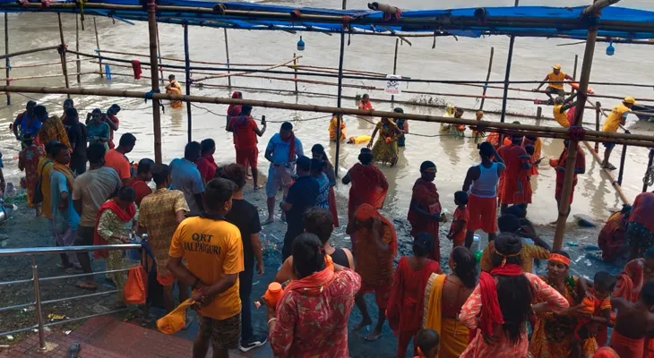 শ্রাবণী মেলায় ভক্তদের ভিড়, তৈরি আরও একটি অস্থায়ী টিকিট কাউন্টার