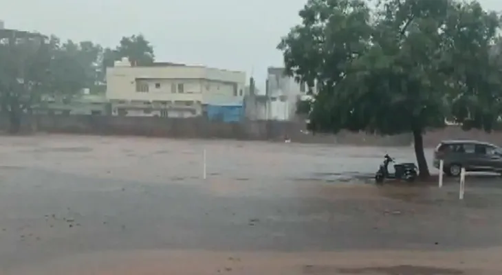 কর্ণাটকের বিদারে ব্যাপক বৃষ্টি, জলমগ্ন একাধিক এলাকা