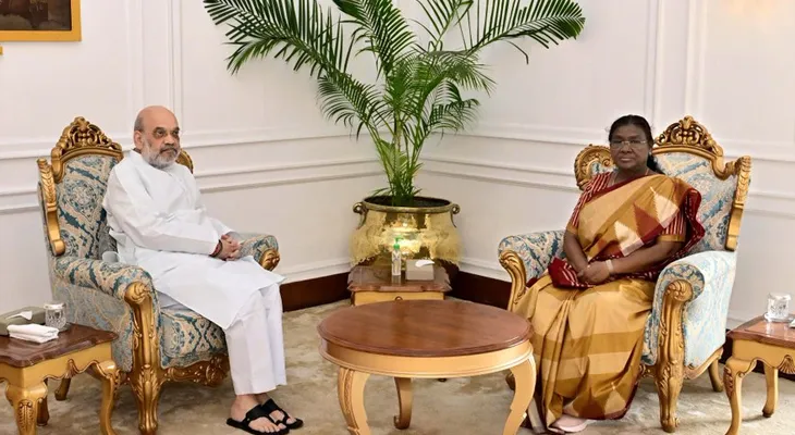 রাষ্ট্রপতি দ্রৌপদী মুর্মুর সঙ্গে দেখা করলেন কেন্দ্রীয় স্বরাষ্ট্রমন্ত্রী অমিত শাহ
