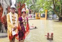 কোপা‌ই নদীর জলে ভাসছে সতীপীঠ কঙ্কালীতলা, হাঁটুজলে সাত পাকে বাঁধা নবদম্পতির