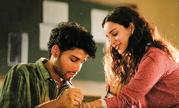 বলিউডি মোড়কে সৎ প্রচেষ্টার অপমৃত্যু