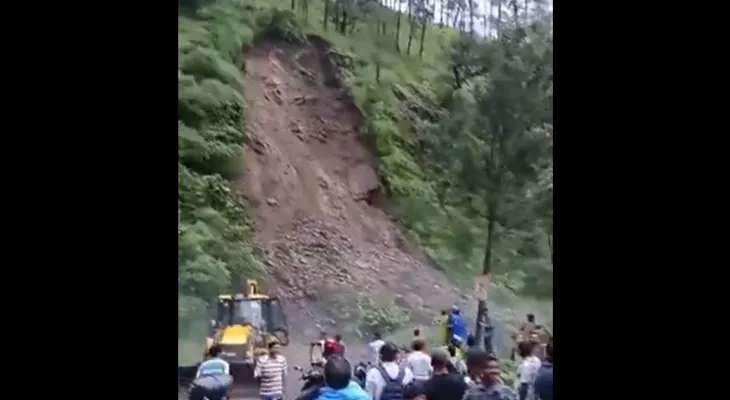 উত্তরাখণ্ডে নয়নাগাঁওয়ের কাছে ধসের জেরে বন্ধ নৈনিতাল-হলদওয়ানি হাইওয়ে, চলছে রাস্তা পরিষ্কারের কাজ