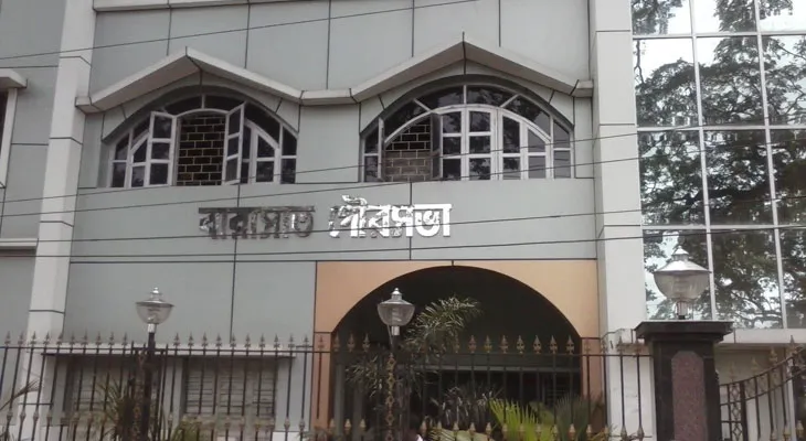 জলবন্দি মানুষ, বারাসতে পুরসভার বিরুদ্ধে ক্ষোভ উগড়ে পথ অবরোধ, যশোর রোডে ধান গাছ পুঁতে তুমুল বিক্ষোভ