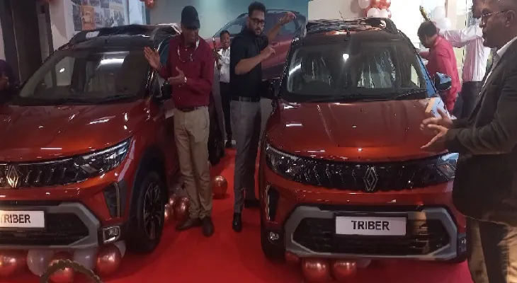 পরিবহণ নগরের শোরুমে মিলছে নয়া রূপে বাজারে আসা রেনল্ট ট্রিবার
