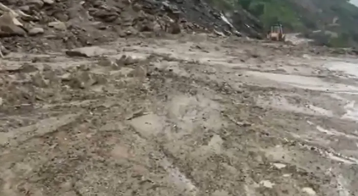ধসের জেরে আপাতত বন্ধ রয়েছে চণ্ডীগড়-মানালি জাতীয় সড়ক