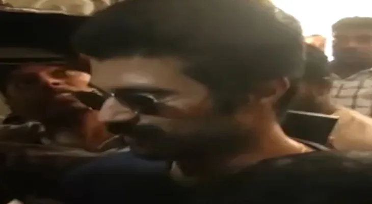 অনলাইন অ্যাপে বেটিং সংক্রান্ত মামলা: হায়দরাবাদে ইডির অফিসে হাজিরা দিলেন অভিনেতা বিজয় দেবেরাকোন্ডা