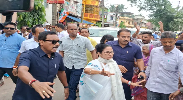 মেদিনীপুরের কর্নেলগোলায় ‘আমাদের পাড়া আমাদের সমাধান’ ক্যাম্পে হাজির মুখ্যমন্ত্রী মমতা বন্দ্যোপাধ্যায়