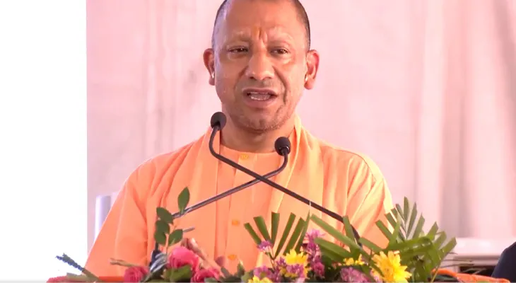 মোরাদাবাদের সভায় বক্তব্য রাখছেন উত্তরপ্রদেশের মুখ্যমন্ত্রী যোগী আদিত্যনাথ