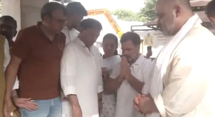 প্রয়াত জম্মু ও কাশ্মীরের প্রাক্তন রাজ্যপাল সত্যপাল মালিককে শেষ শ্রদ্ধা জানাতে উপস্থিত কংগ্রেস নেতা রাহুল গান্ধী