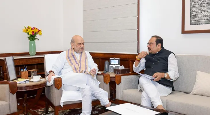 দিল্লিতে কেন্দ্রীয় স্বরাষ্ট্রমন্ত্রী অমিত শাহের বাসভবনে এলেন বিহারের সাংসদ বিবেক ঠাকুর