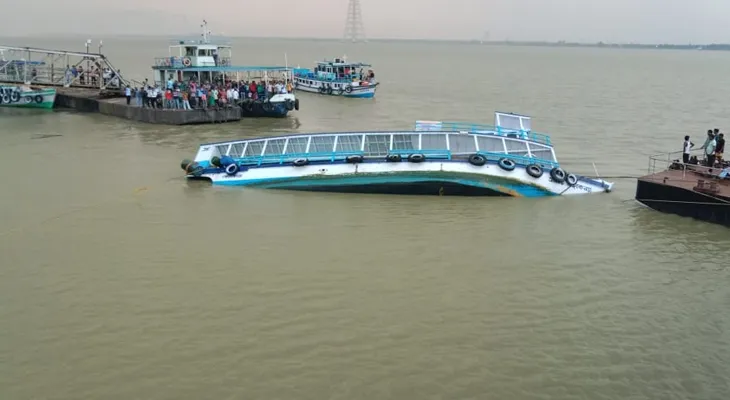 কুঁকড়াহাটি জেটিতে পৌঁছনোর ঠিক আগেই ডুবে গেল যাত্রীবোঝাই ভেসেল, এটি রায়চক থেকে আসছিল