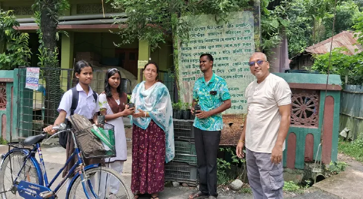 জলপাইগুড়িতে ১৪ বছরে ৬ লক্ষ গাছের চারা বিতরণ দেব দম্পতির, গড়ে উঠেছে বীজ ব্যাঙ্ক