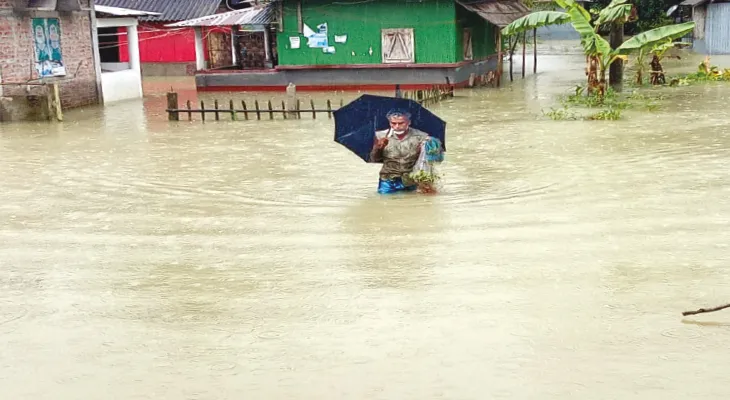 সাংসদের দেখা নেই, ক্ষোভে ফুঁসছেন তিস্তার জলে প্লাবিত গ্রামের বাসিন্দারা