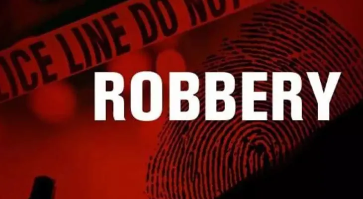 কোলাঘাটে ব্যবসায়ীর চোখে লঙ্কার গুঁড়ো ছিটিয়ে ৫ লক্ষ টাকা ছিনতাই